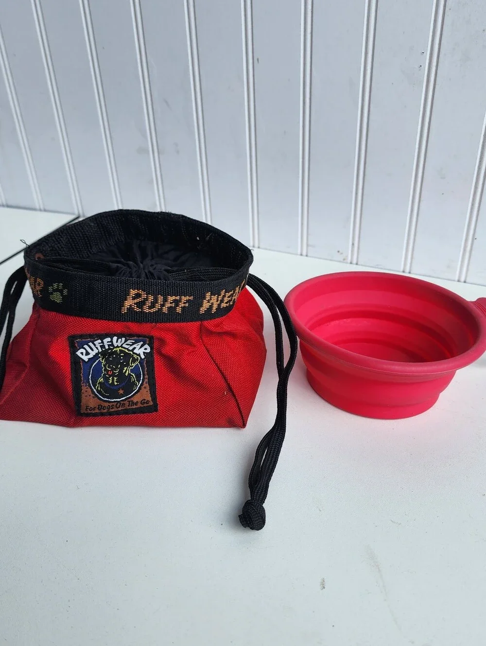 Ruff Wear Portable Dog Treat Poach & Messy Mutts Silicone Travel Water Bowl Red